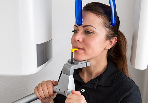 Woman receiving 3D CT scan